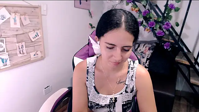 Snapshot of samantha_baby_ chatting on 05.12.26 samantha baby online show from 05.12.26