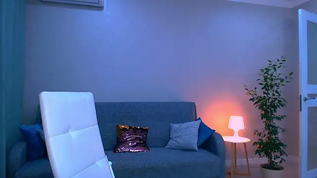 Snapshot of LesleySweet chatting on 04.23.26 LesleySweet online show from 04.23.26