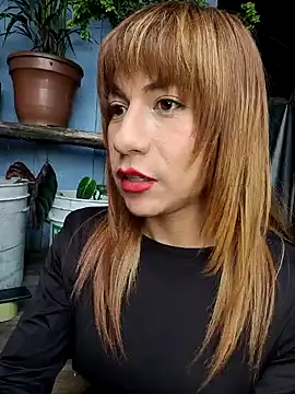 Snapshot of Evehampy chatting on 12.17.24 Evehampy online show from 12.17.24