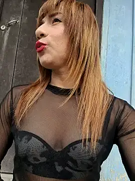 Snapshot of Evehampy chatting on 12.19.24 Evehampy online show from 12.19.24