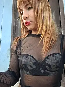 Snapshot of Evehampy chatting on 12.20.24 Evehampy online show from 12.20.24