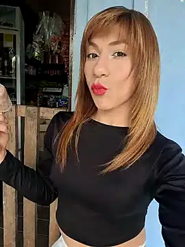 Snapshot of Evehampy chatting on 12.29.24 Evehampy online show from 12.29.24