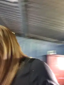 Snapshot of Evehampy chatting on 01.05.25 Evehampy online show from 01.05.25