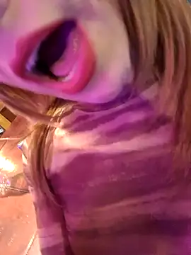 Snapshot of Evehampy chatting on 01.12.25 Evehampy online show from 01.12.25