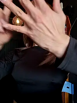 Snapshot of Evehampy chatting on 01.19.25 Evehampy online show from 01.19.25