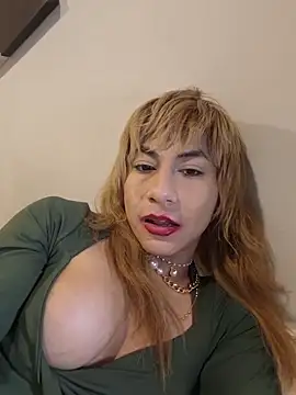 Snapshot of Evehampy chatting on 10.11.25 Evehampy online show from 10.11.25