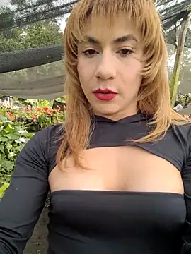 Snapshot of Evehampy chatting on 11.30.25 Evehampy online show from 11.30.25