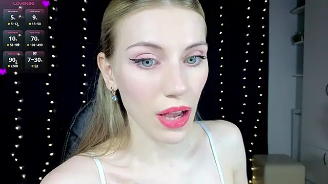 Lilianna Just online show from 01.12.25