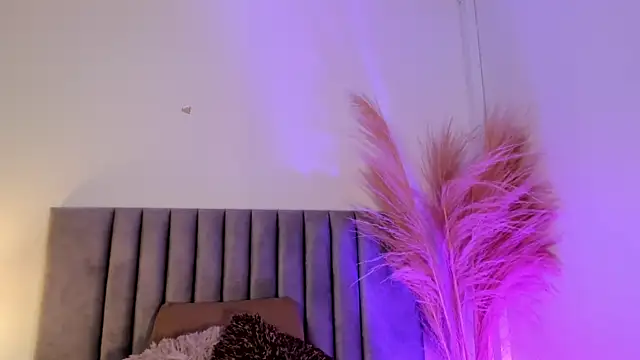 NoraDasilva online show from 03.08.25