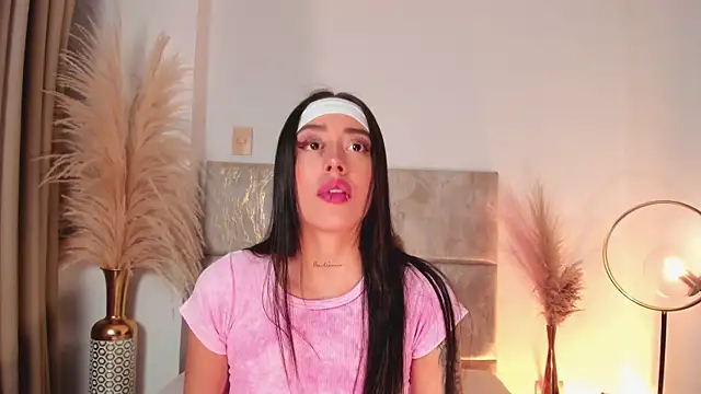 NoraDasilva online show from 10.03.25