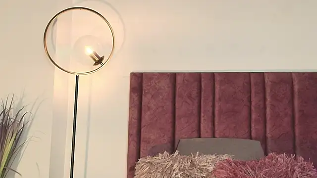 NoraDasilva online show from 10.07.25