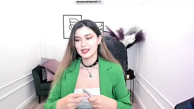 AnneTLi online show from 11.10.25