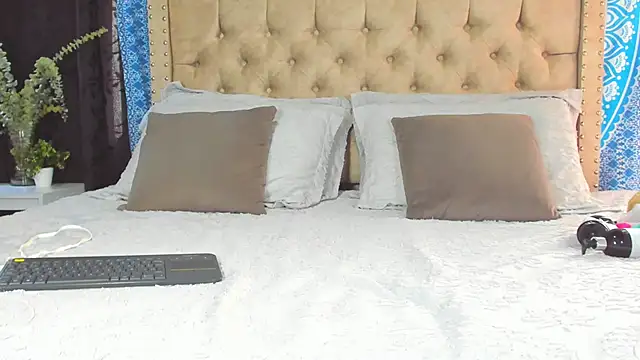 KeryHillson online show from 12.09.24