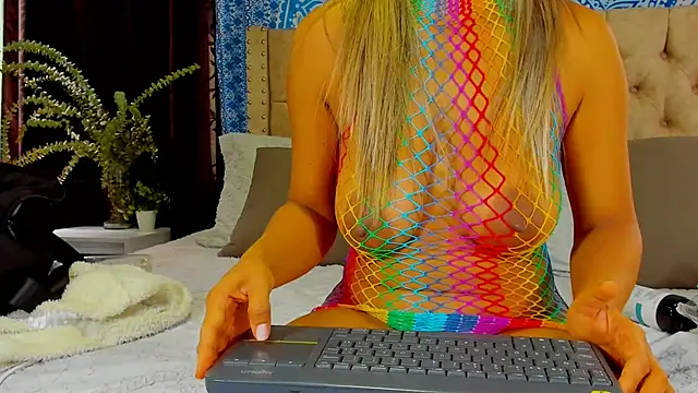 KeryHillson online show from 12.17.24