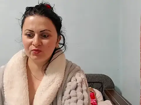 Snapshot of Lillian2 chatting on 01.05.25 Lillian2 online show from 01.05.25