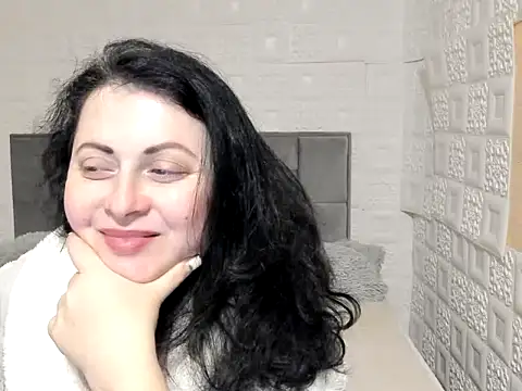 Snapshot of Lillian2 chatting on 02.16.25 Lillian2 online show from 02.16.25