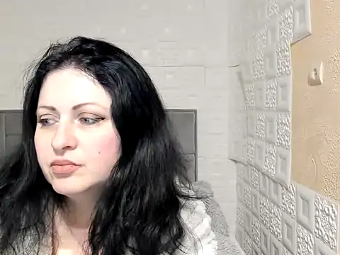 Snapshot of Lillian2 chatting on 03.02.25 Lillian2 online show from 03.02.25