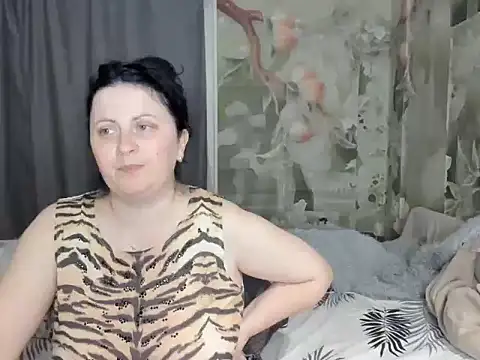 Lillian2 online show from 11.06.25