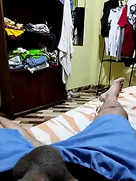 Snapshot of Onetwone chatting on 02.21.25 Onetwone online show from 02.21.25