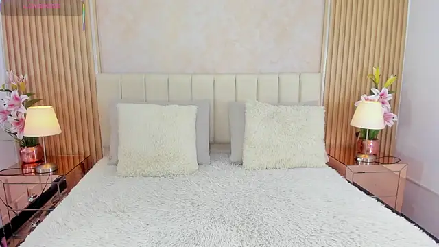 LUNATAYLORS online show from 11.05.25