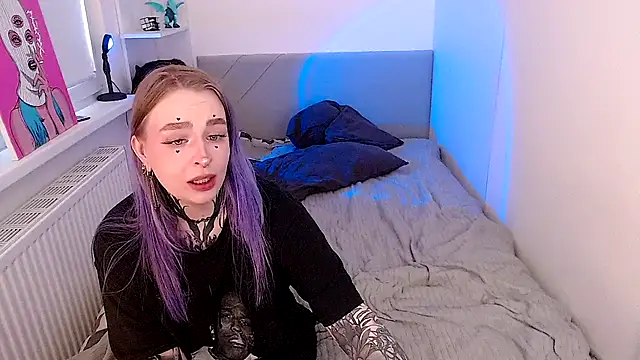 Snapshot of soalice chatting on 11.17.25 soalice online show from 11.17.25