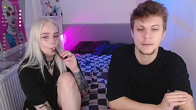 Snapshot of soalice chatting on 12.19.25 soalice online show from 12.19.25