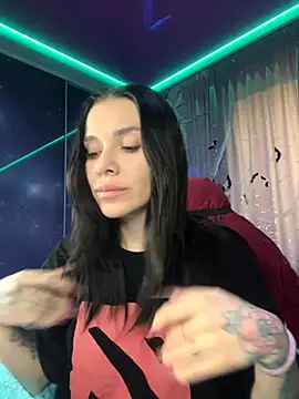 Snapshot of Queen_of_pain chatting on 10.25.25 Queen of pain online show from 10.25.25