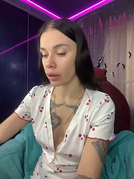 Snapshot of Queen_of_pain chatting on 11.01.25 Queen of pain online show from 11.01.25