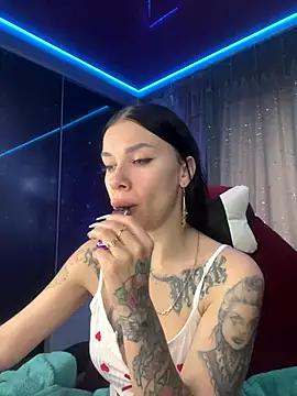 Snapshot of Queen_of_pain chatting on 11.07.25 Queen of pain online show from 11.07.25