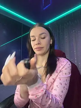 Snapshot of Queen_of_pain chatting on 11.12.25 Queen of pain online show from 11.12.25