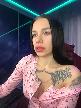 Snapshot of Queen_of_pain chatting on 11.14.25 Queen of pain online show from 11.14.25