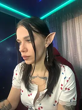 Snapshot of Queen_of_pain chatting on 11.15.25 Queen of pain online show from 11.15.25