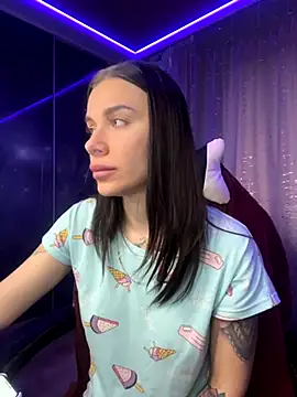 Snapshot of Queen_of_pain chatting on 11.23.25 Queen of pain online show from 11.23.25