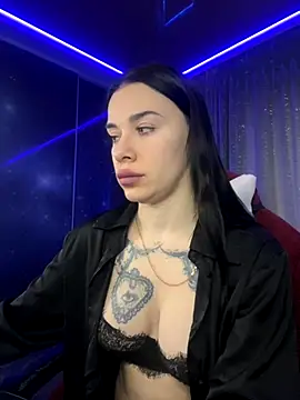 Snapshot of Queen_of_pain chatting on 12.04.25 Queen of pain online show from 12.04.25