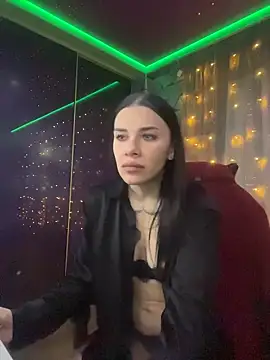 Snapshot of Queen_of_pain chatting on 12.14.25 Queen of pain online show from 12.14.25