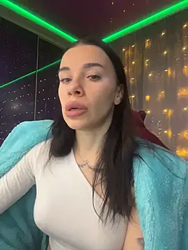 Snapshot of Queen_of_pain chatting on 12.16.25 Queen of pain online show from 12.16.25