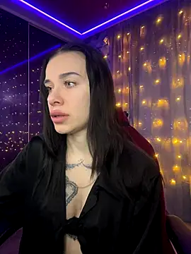 Snapshot of Queen_of_pain chatting on 12.19.25 Queen of pain online show from 12.19.25