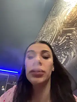 Snapshot of Queen_of_pain chatting on 12.21.25 Queen of pain online show from 12.21.25