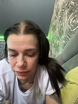 Snapshot of Queen_of_pain chatting on 02.10.26 Queen of pain online show from 02.10.26