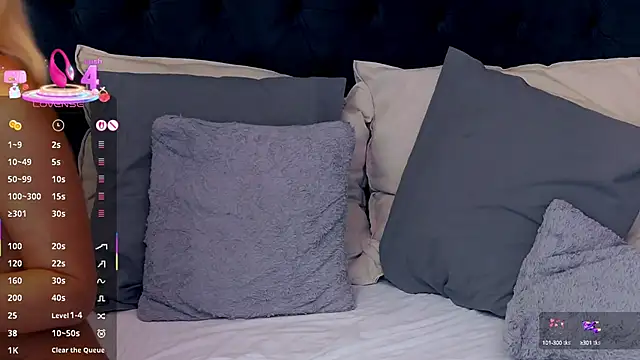 AlizNichols online show from 03.10.25