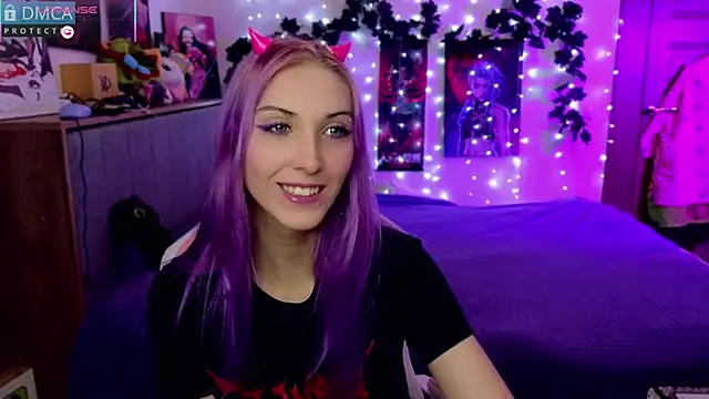 Snapshot of Violet_Noir chatting on 01.21.25 Violet Noir online show from 01.21.25