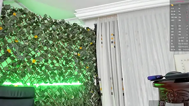 BunnyHotsx online show from 12.21.24