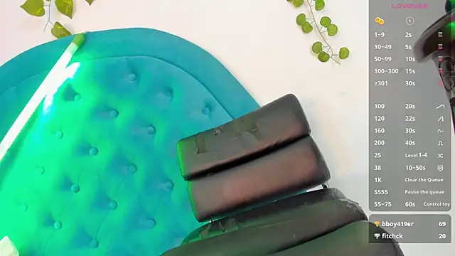 BunnyHotsx online show from 12.22.24