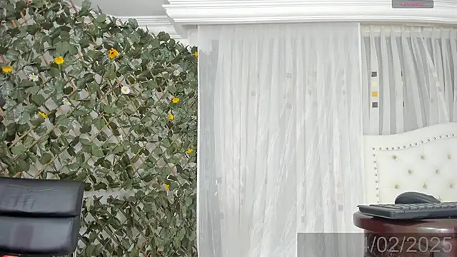 BunnyHotsx online show from 02.04.25