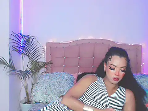 Snapshot of Tanedra_collings chatting on 01.16.25 Tanedra collings online show from 01.16.25