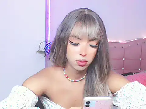 Snapshot of Tanedra_collings chatting on 02.07.25 Tanedra collings online show from 02.07.25