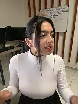 Nicollemays online show from 02.15.25