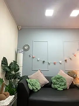 Nicollemays online show from 02.17.25