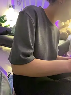 Nicollemays online show from 03.11.25