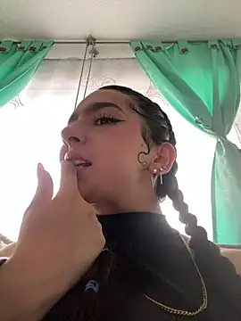 Nicollemays online show from 03.17.25